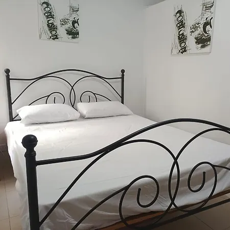 Rose Apartment